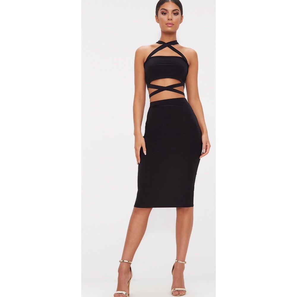 Black two piece skirt and crop